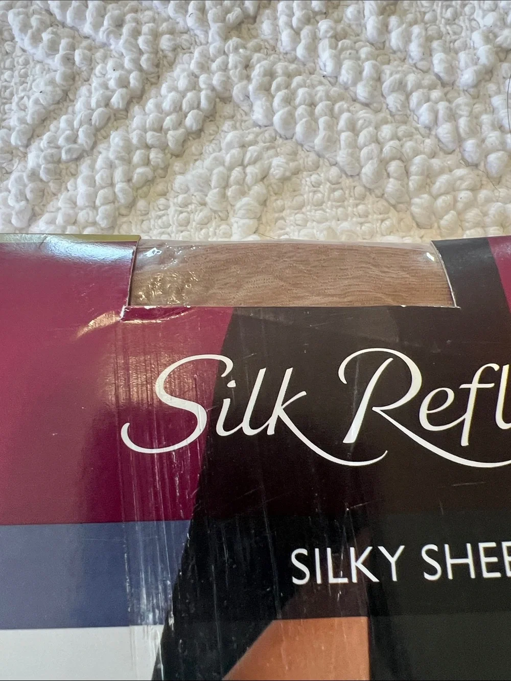 Hanes Silk Reflections Sheer Thigh Highs - Nude
